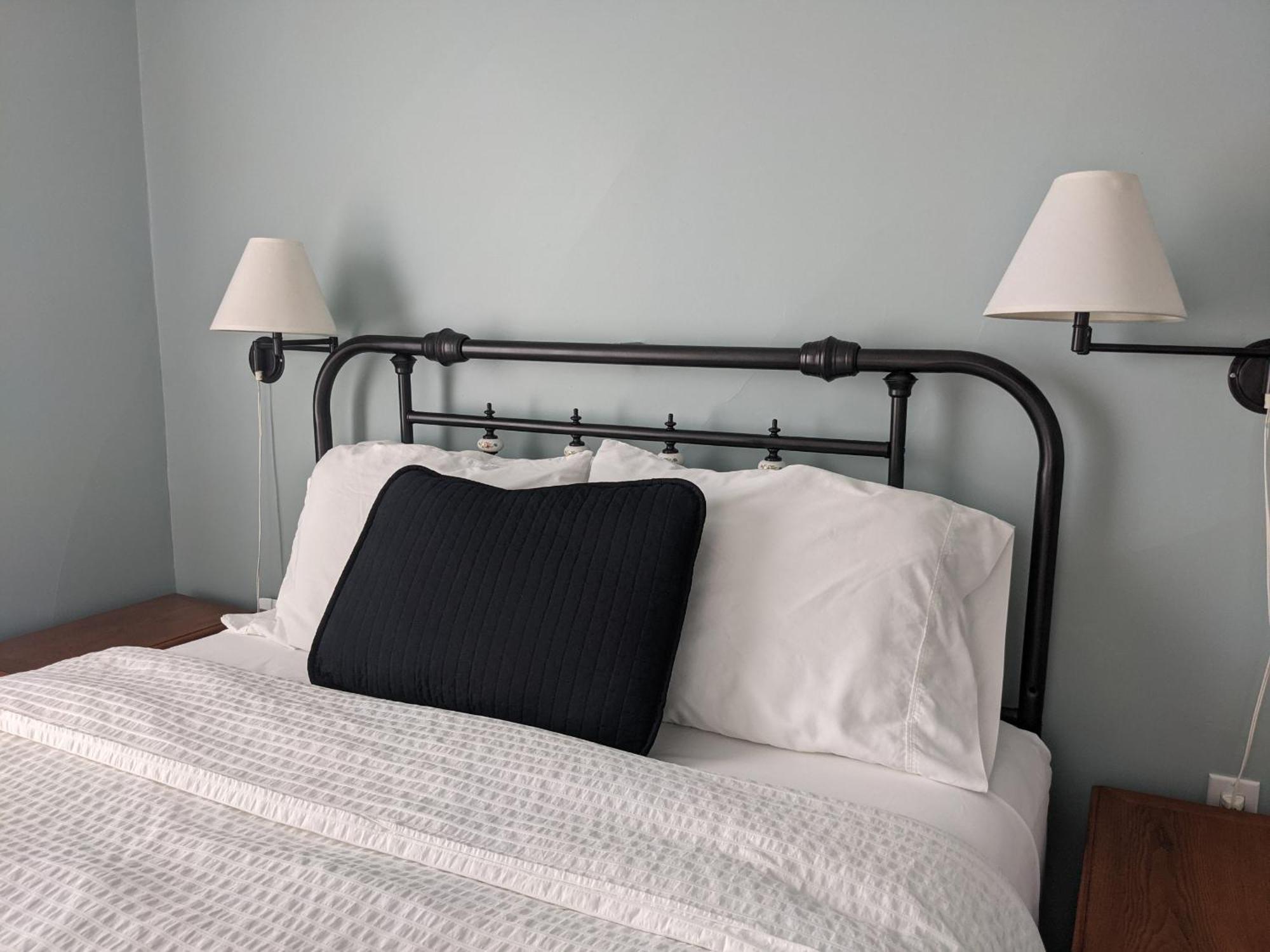 Colborne Bed And Breakfast Goderich Oda fotoğraf